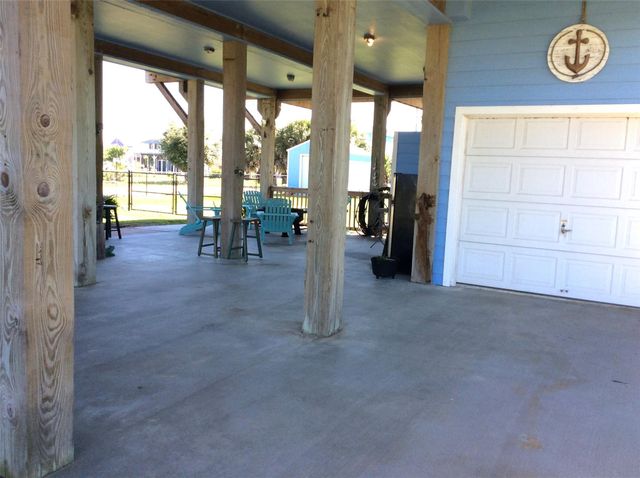 915 Sandollar, Crystal Beach, TX 77650