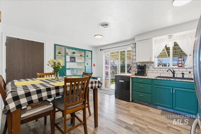 2211 3rd St S, Nampa, ID 83651