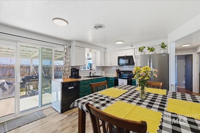 2211 3rd St S, Nampa, ID 83651