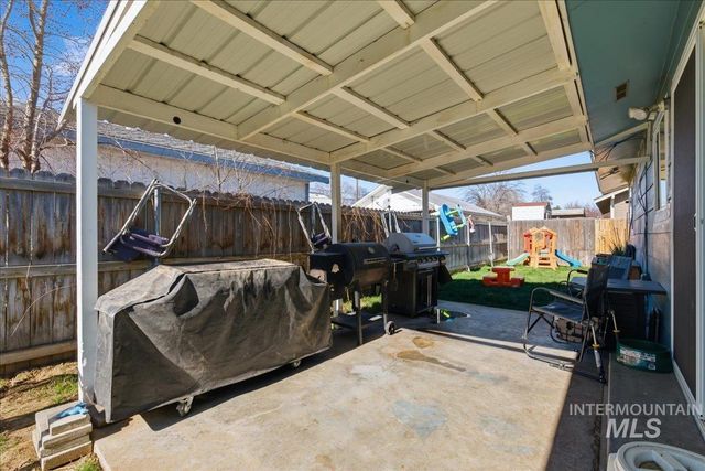 2211 3rd St S, Nampa, ID 83651