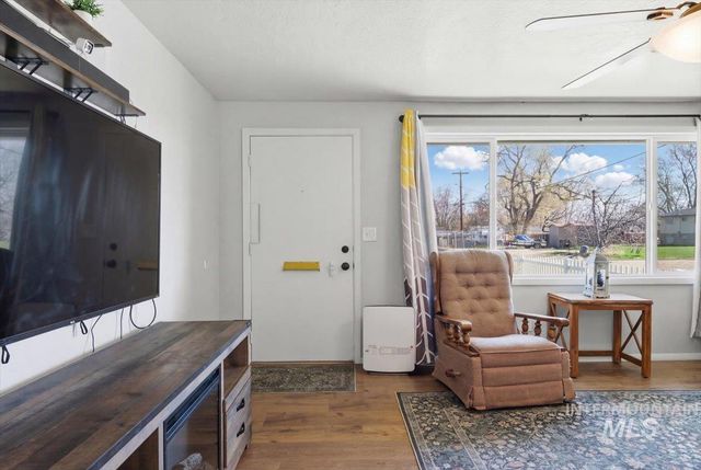 2211 3rd St S, Nampa, ID 83651