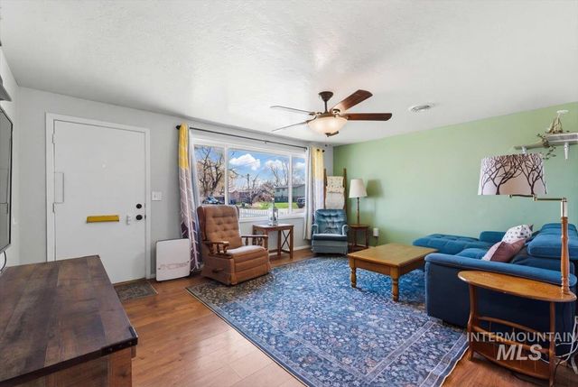 2211 3rd St S, Nampa, ID 83651