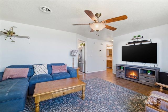 2211 3rd St S, Nampa, ID 83651