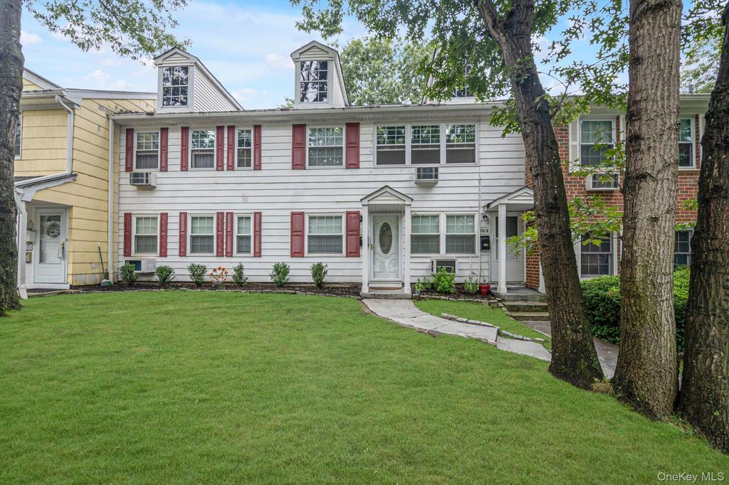 1108 Towne House Village, Hauppauge, NY 11749 — exterior