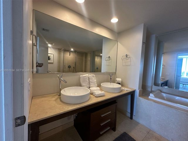 485 Brickell Ave 4408, Miami, FL 33131