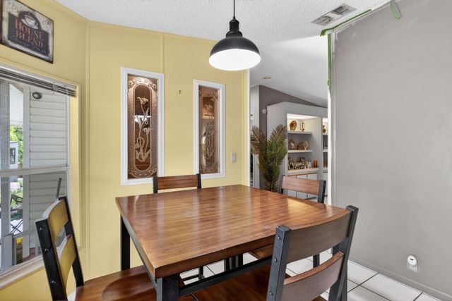 6482 NW 37th Avenue, Coconut Creek, FL 33073