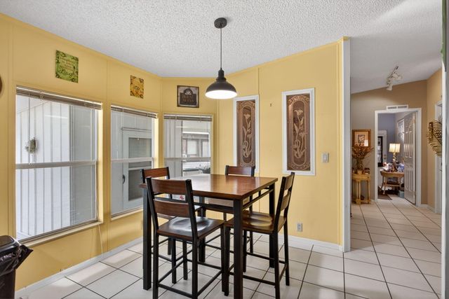 6482 NW 37th Avenue, Coconut Creek, FL 33073