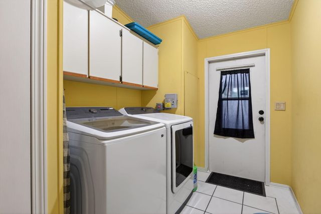 6482 NW 37th Avenue, Coconut Creek, FL 33073