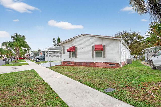 6482 NW 37th Avenue, Coconut Creek, FL 33073