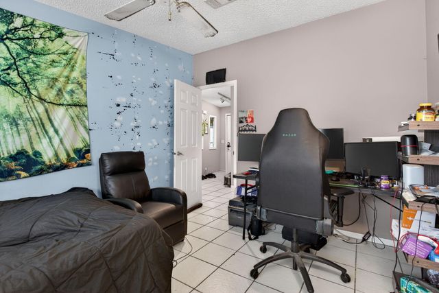 6482 NW 37th Avenue, Coconut Creek, FL 33073