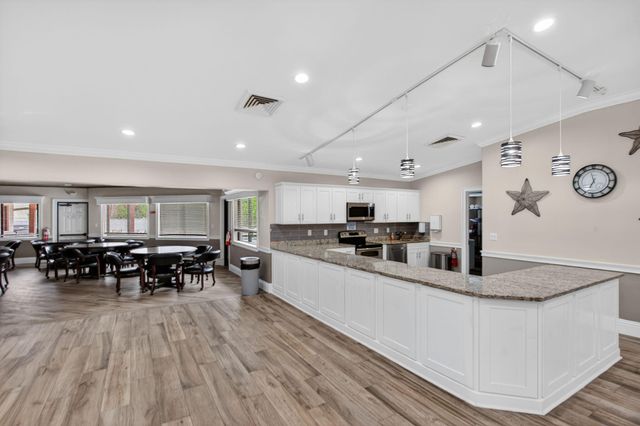 6482 NW 37th Avenue, Coconut Creek, FL 33073