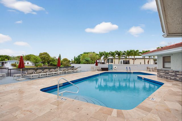 6482 NW 37th Avenue, Coconut Creek, FL 33073