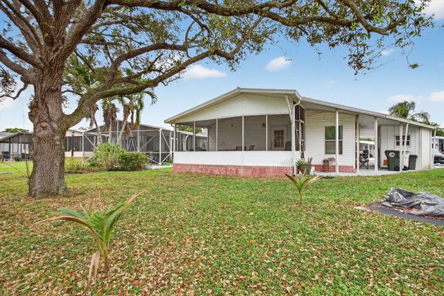 6482 NW 37th Avenue, Coconut Creek, FL 33073