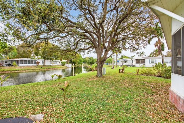 6482 NW 37th Avenue, Coconut Creek, FL 33073