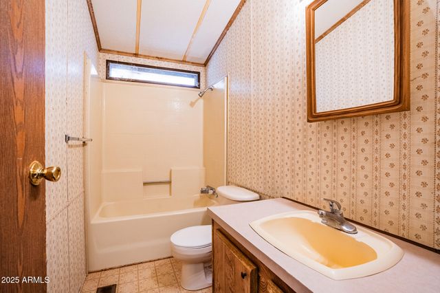 33300 S JEANNE Lane, Black Canyon City, AZ 85324