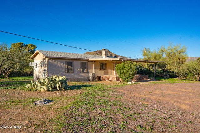 33300 S JEANNE Lane, Black Canyon City, AZ 85324