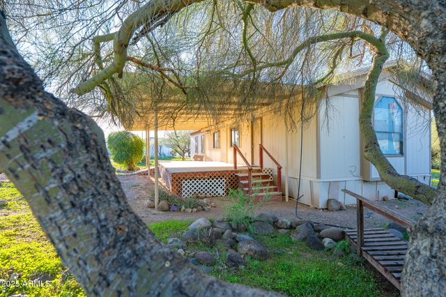 33300 S JEANNE Lane, Black Canyon City, AZ 85324