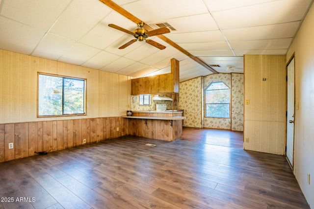 33300 S JEANNE Lane, Black Canyon City, AZ 85324