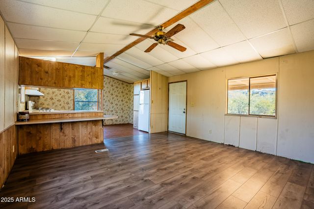 33300 S JEANNE Lane, Black Canyon City, AZ 85324