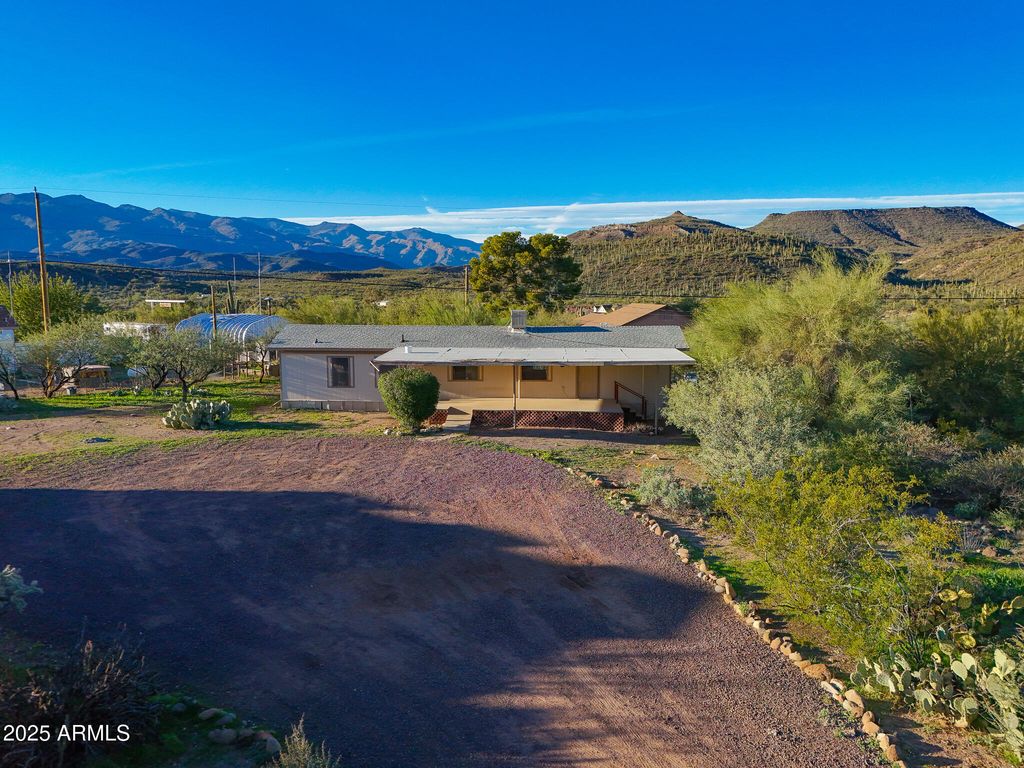 33300 S JEANNE Lane, Black Canyon City, AZ 85324