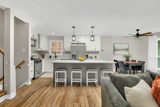 2533 Hickory Road, Homewood, IL 60430