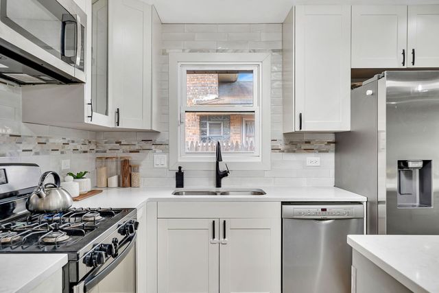 2533 Hickory Road, Homewood, IL 60430