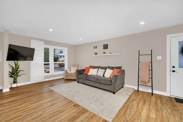 2533 Hickory Road, Homewood, IL 60430