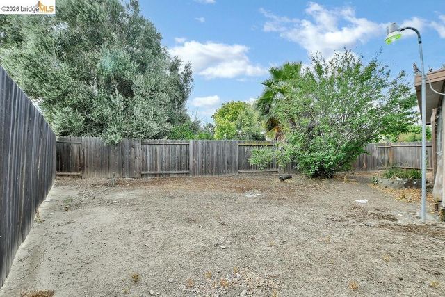 901 Carpino Ave, Pittsburg, CA 94565