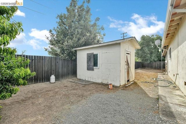 901 Carpino Ave, Pittsburg, CA 94565