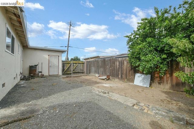 901 Carpino Ave, Pittsburg, CA 94565