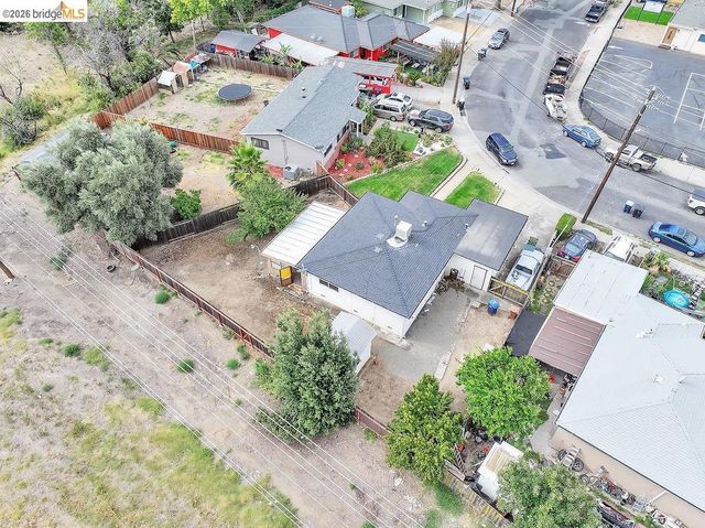 901 Carpino Ave, Pittsburg, CA 94565