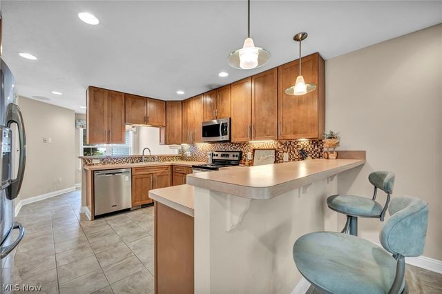 772 Wildberry Circle, Avon Lake, OH 44012