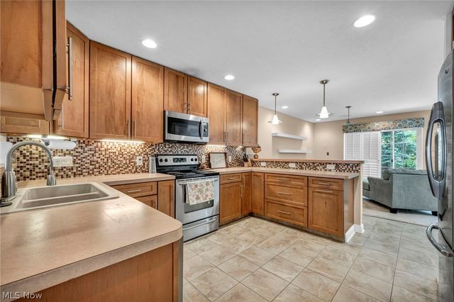 772 Wildberry Circle, Avon Lake, OH 44012