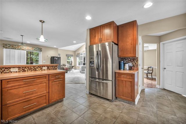 772 Wildberry Circle, Avon Lake, OH 44012