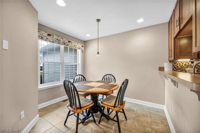 772 Wildberry Circle, Avon Lake, OH 44012