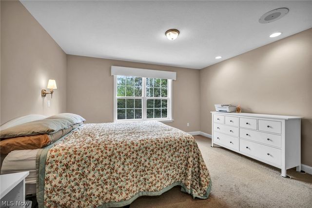772 Wildberry Circle, Avon Lake, OH 44012