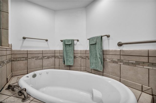772 Wildberry Circle, Avon Lake, OH 44012