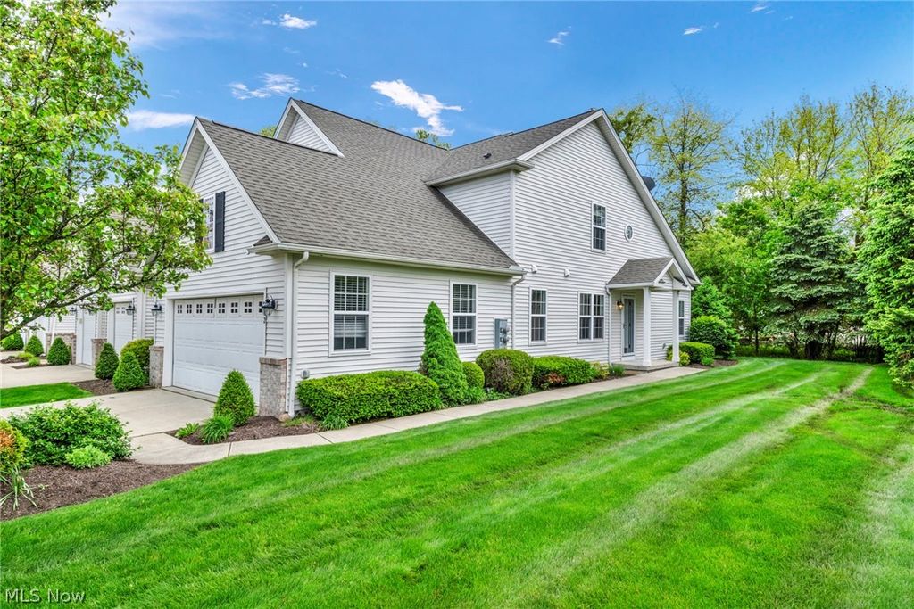 772 Wildberry Circle, Avon Lake, OH 44012