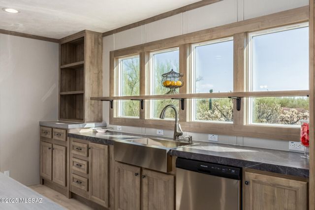 7245 N Gecko Run Trail, Tucson, AZ 85743