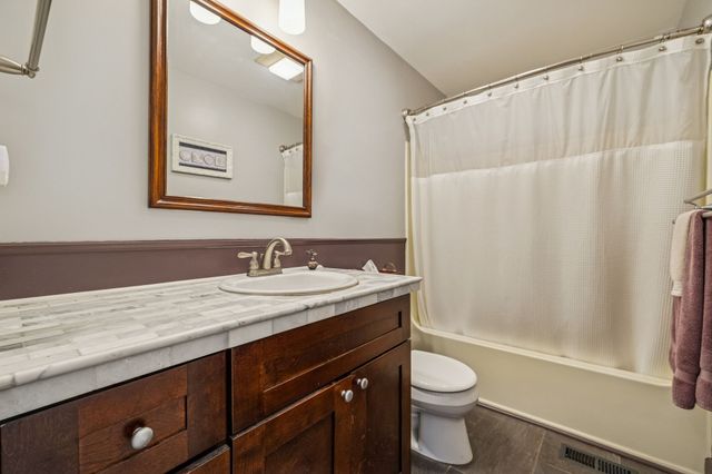 1155 Deerfoot Dr, Pegram, TN 37143