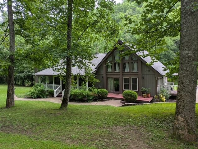 1155 Deerfoot Dr, Pegram, TN 37143