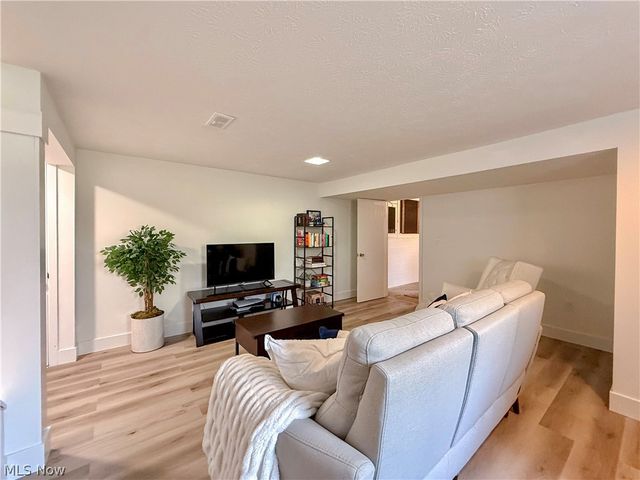 3169 Hilltop Point Circle, Medina, OH 44256