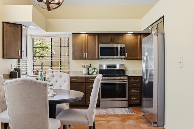 5708 Elderberry Court NE, Albuquerque, NM 87111