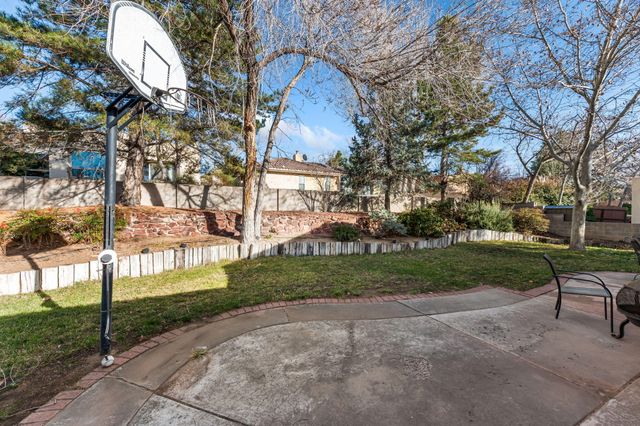 5708 Elderberry Court NE, Albuquerque, NM 87111