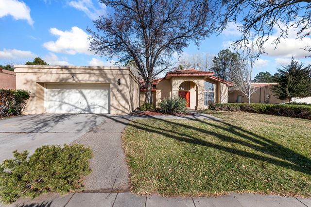 5708 Elderberry Court NE, Albuquerque, NM 87111