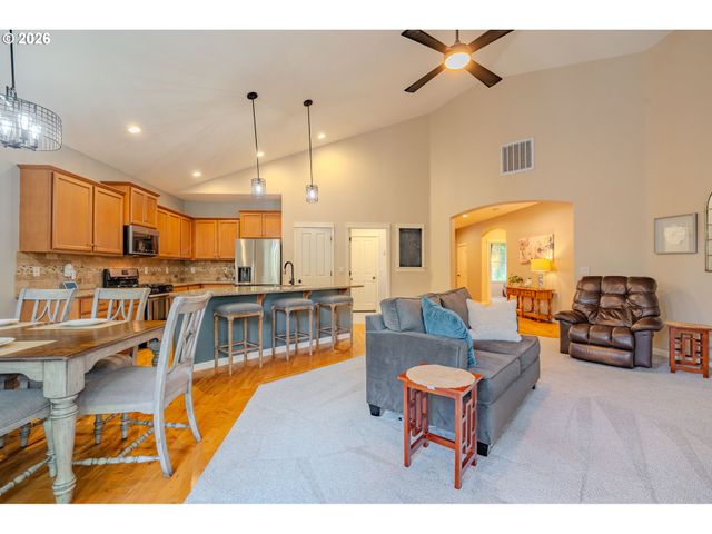 3016 Ne 169TH Way, Ridgefield, WA 98642