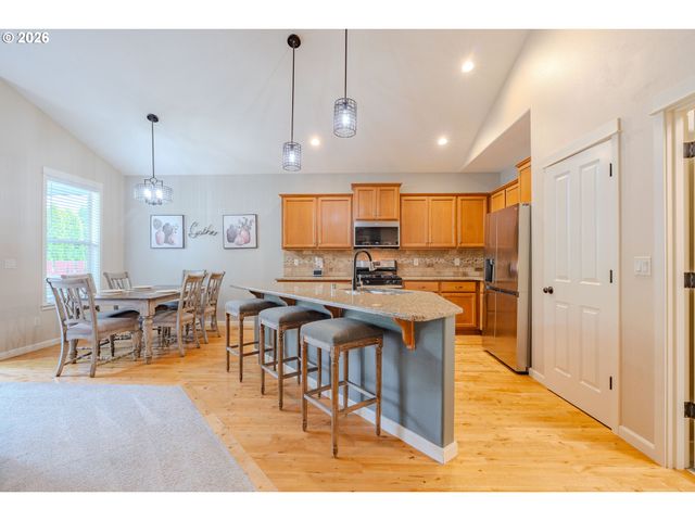 3016 Ne 169TH Way, Ridgefield, WA 98642