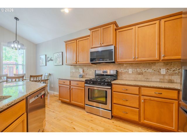 3016 Ne 169TH Way, Ridgefield, WA 98642