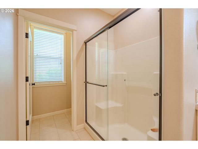 3016 Ne 169TH Way, Ridgefield, WA 98642