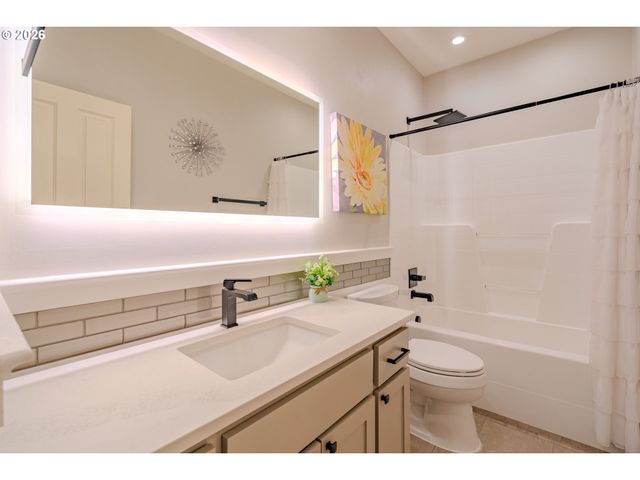 3016 Ne 169TH Way, Ridgefield, WA 98642